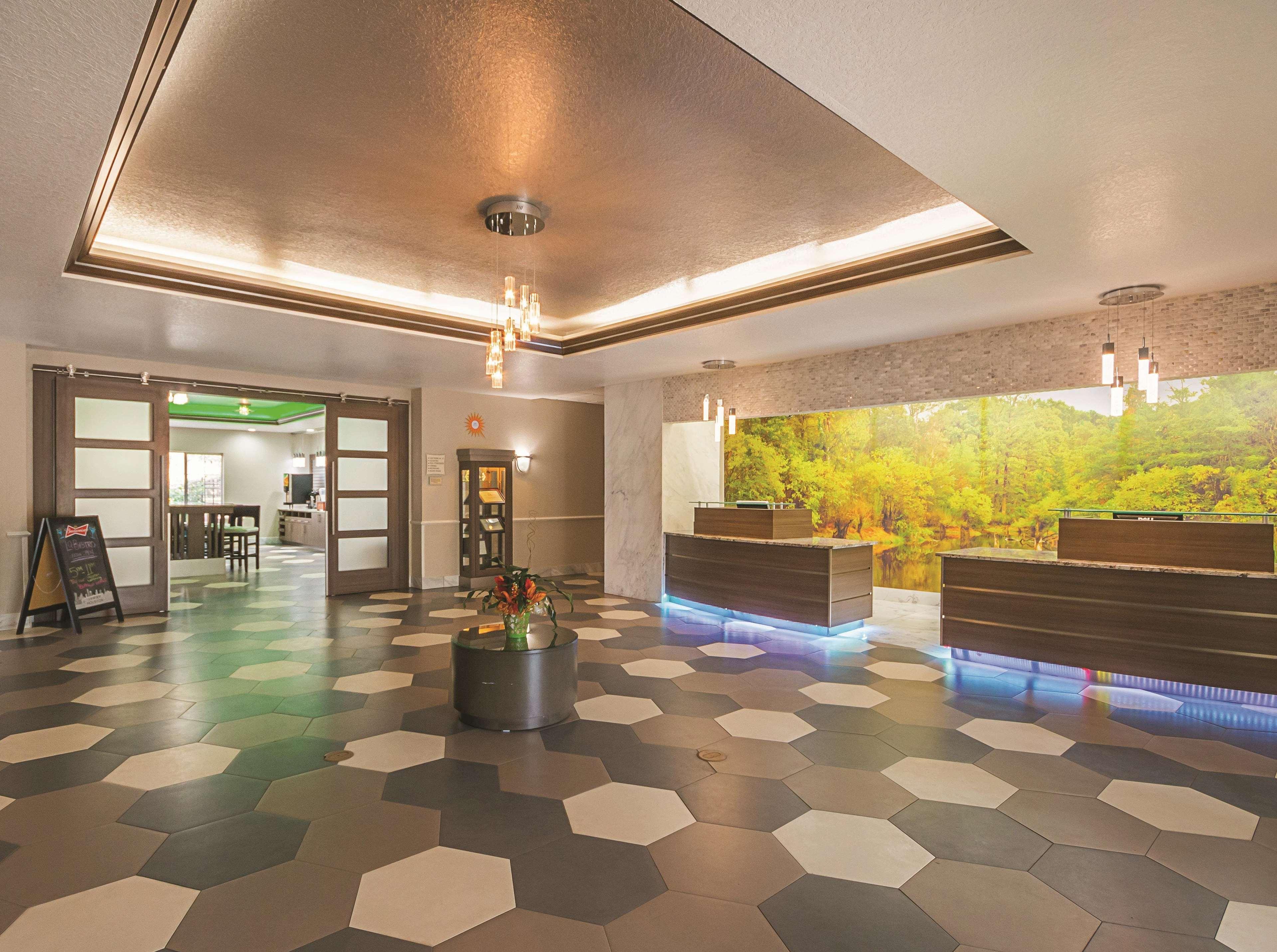 La Quinta Inn & Suite Kingwood Houston Iah Airport 53200 Exterior photo
